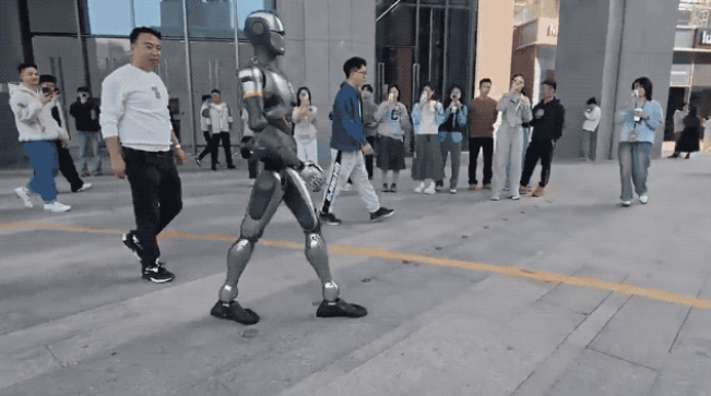 Humanoid robots and DeepSeek AI employees deployed in Shenzhen for intelligent grassroots governance