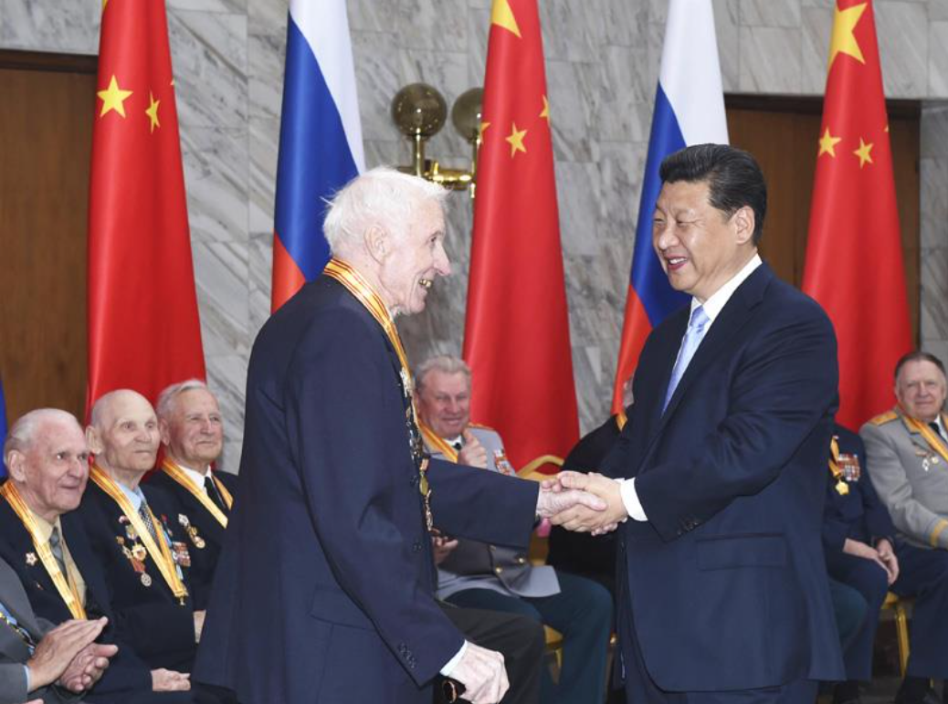 时政微观察丨从三枚勋章展望习主席俄罗斯之行
