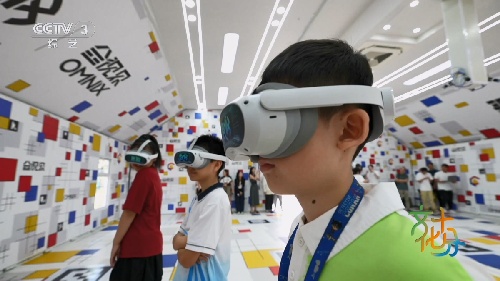 全国首个虚拟现实移动影厅在浙江启用