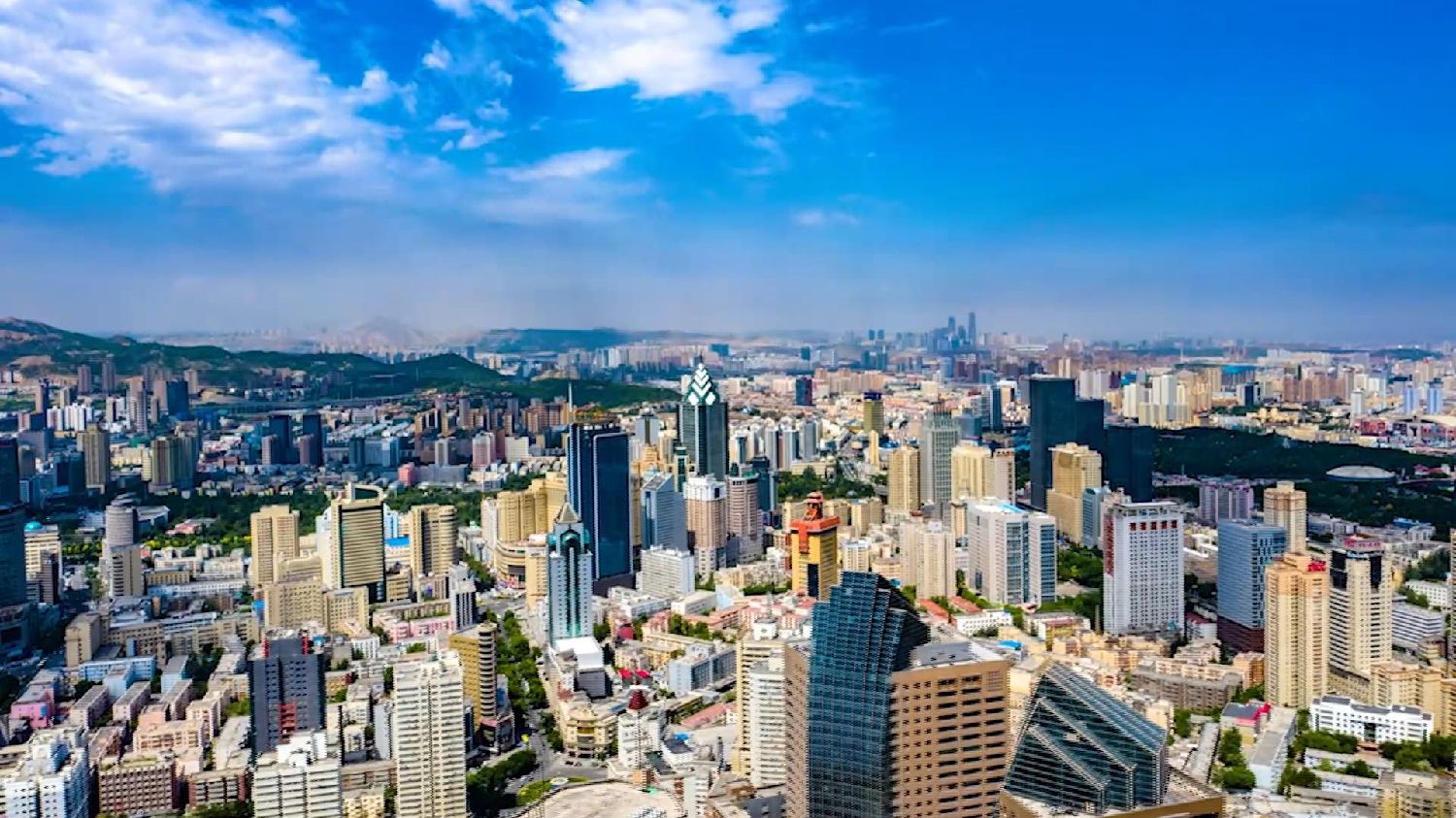 时政微视频丨瞰新疆