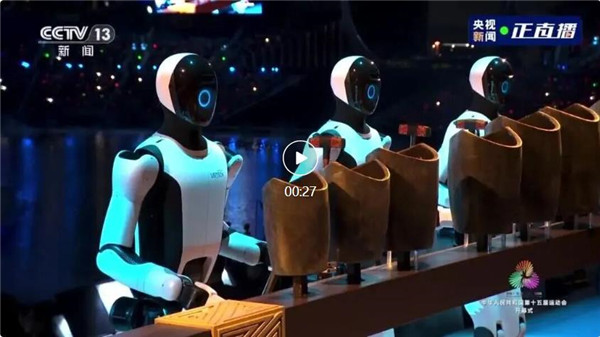 梦幻联动！机器人敲响千年青铜器