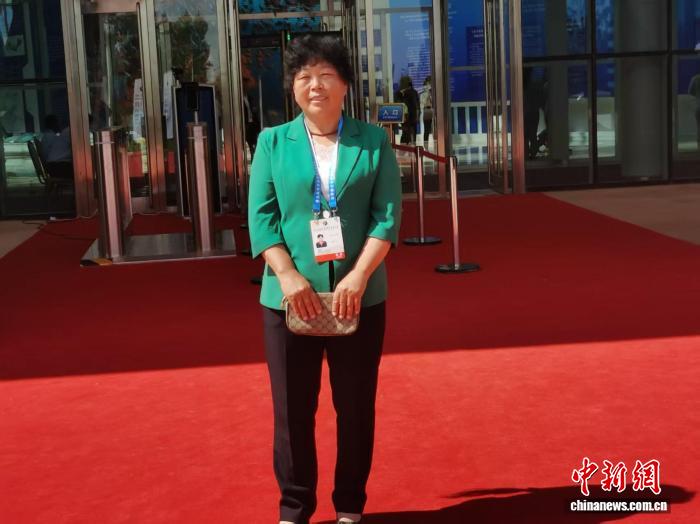中国治沙人殷玉珍的新目标：“一代接着一代干”