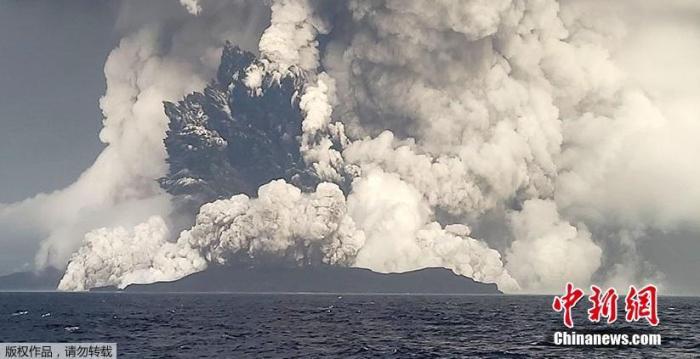 汤加80%人口遭受火山和海啸灾害影响 奥运旗手仍与其父失联